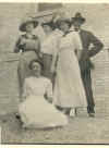 EdFuessNSisters.jpg (71253 bytes)